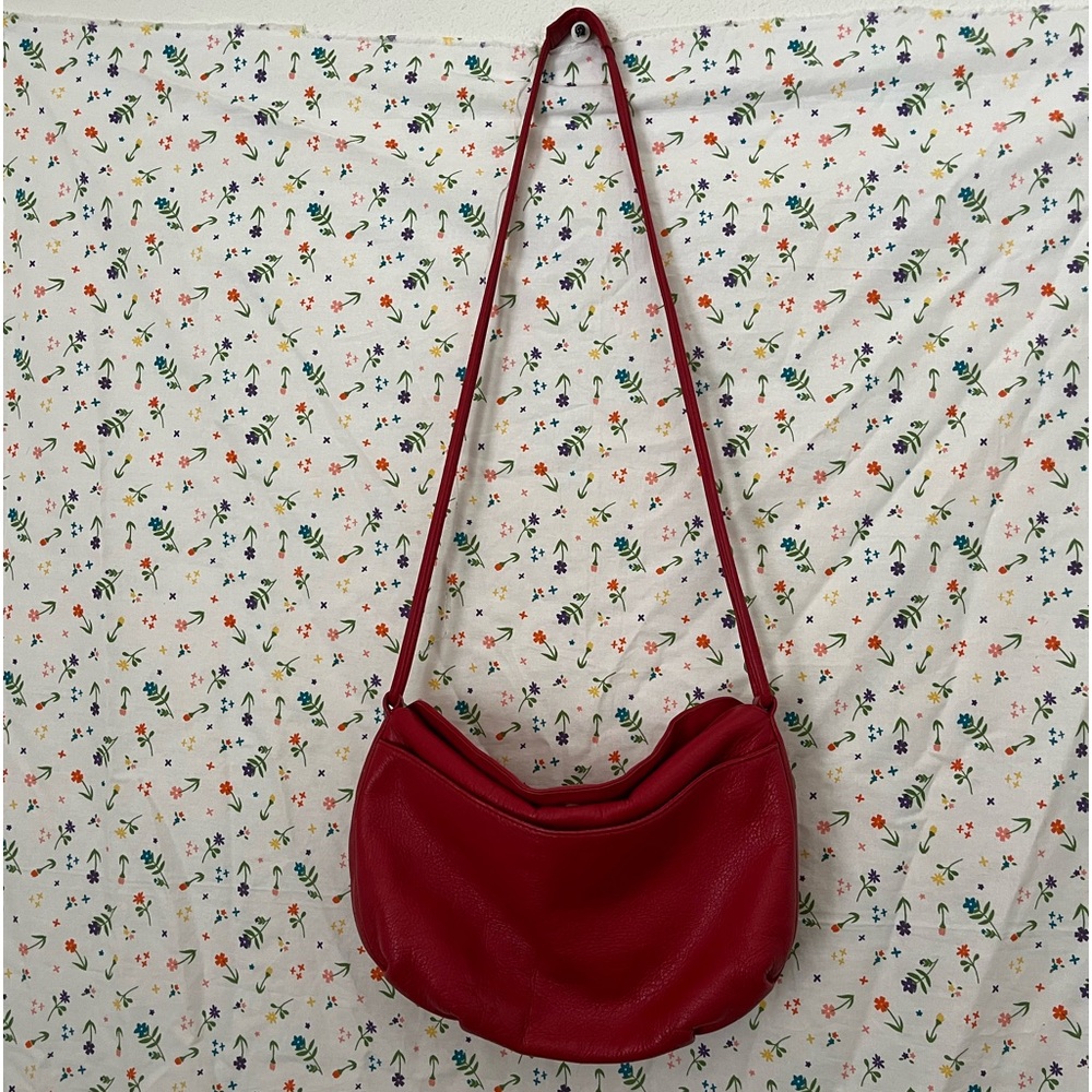 Red shoulder purse from the brand Ganson